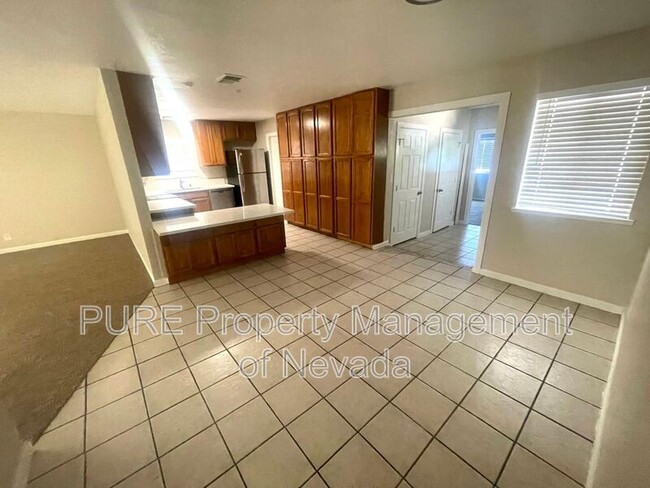 Building Photo - 2315 Caravelle St
