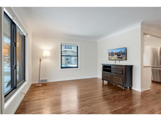 Foto del edificio - 5101 Zenith Ave S