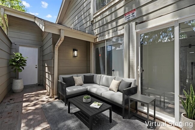 Foto del edificio - 13002 Greenway Chase Ct