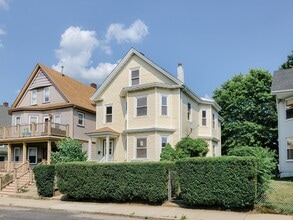 Building Photo - 57 Sydney St