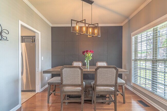 Building Photo - 1161 Chinook Cir