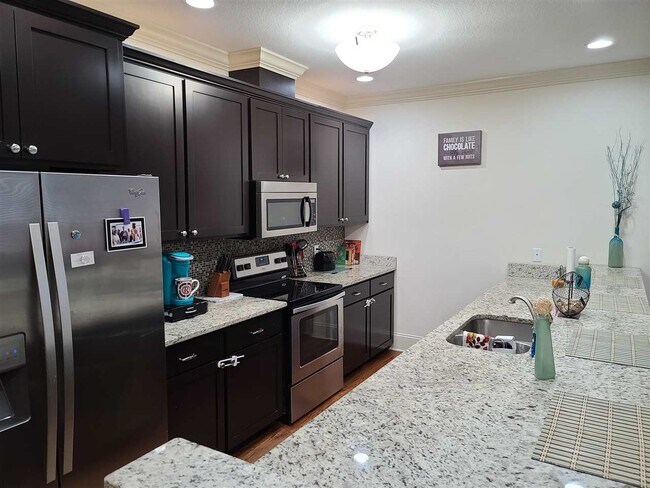 Building Photo - 3246 Gramercy Pl