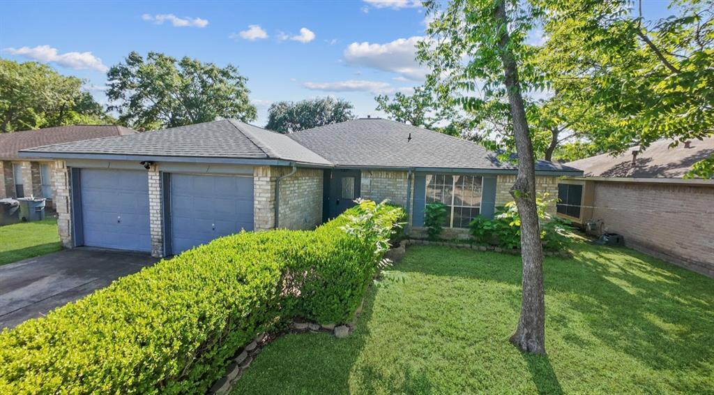 Foto principal - 1210 Silver Morning Dr