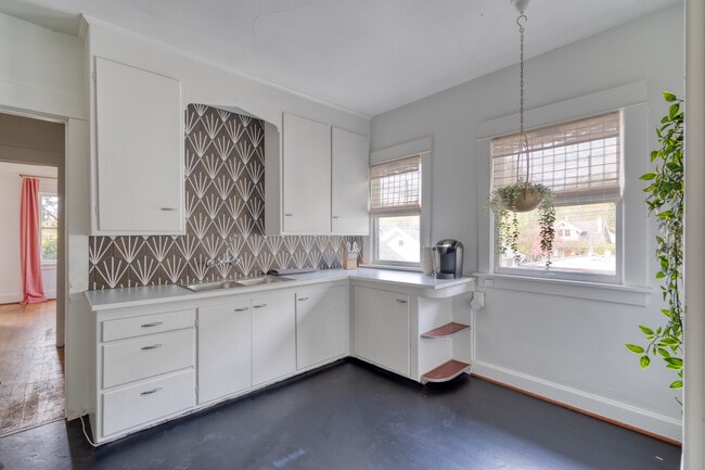 Foto del edificio - 2215 SE Powell Blvd