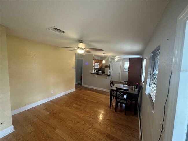 Foto del edificio - 850 E 19th St
