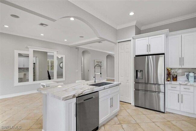 Building Photo - 7080 Bergamo Way
