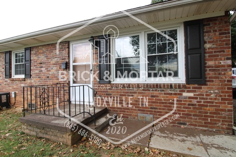 Primary Photo - 2409 Holbrook Dr