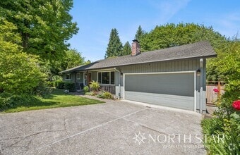 Building Photo - 731 Briercliff Ln