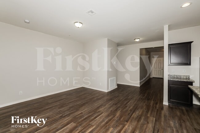 Foto del edificio - 20016 W Woodlands Ave