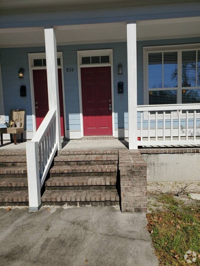 Building Photo - 836 E Anderson St