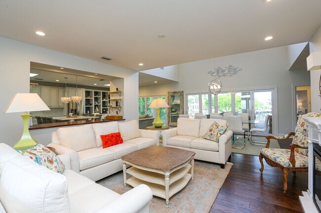 Foto del edificio - **STUNNING POOL HOME**3BEDS PLUS LOFT / 3....