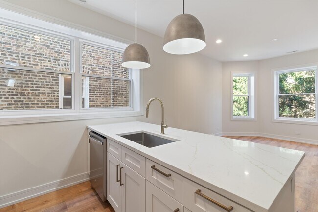 Foto del edificio - 839 N Rockwell St