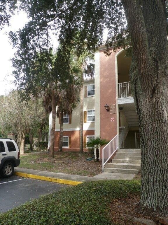 Primary Photo - SPECIOUS 2nd FLOOR CORNER UNIT w/ 2 FULL S...