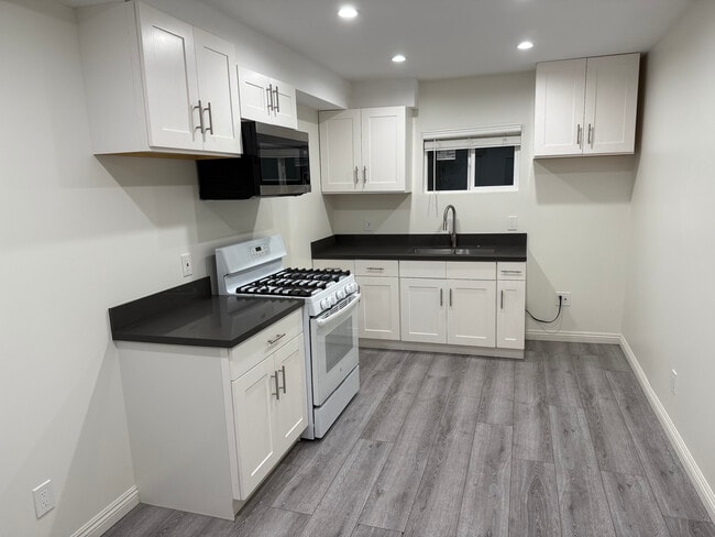 Foto del edificio - 6850 Quinton Ln