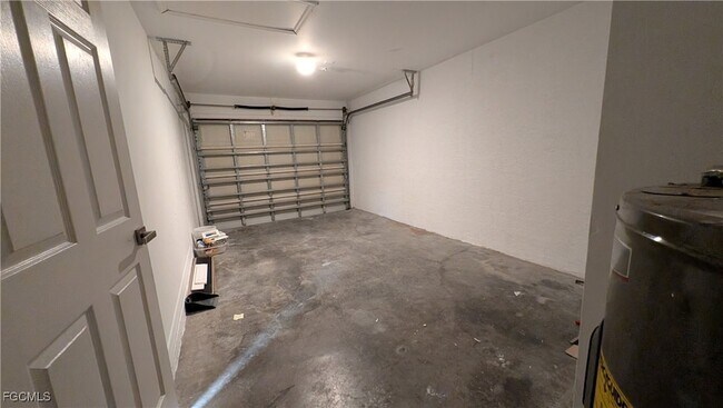 Building Photo - 5114 27th St SW