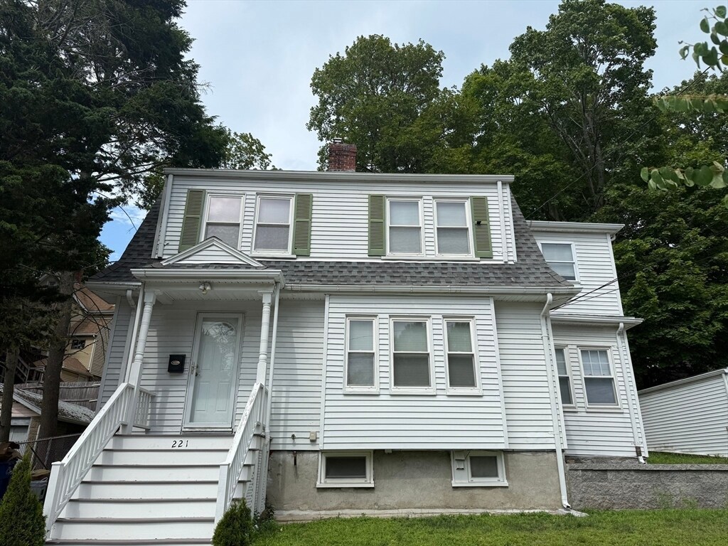 Primary Photo - 221 S Central Ave