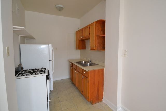 Foto del edificio - 2226 W Wilson Ave