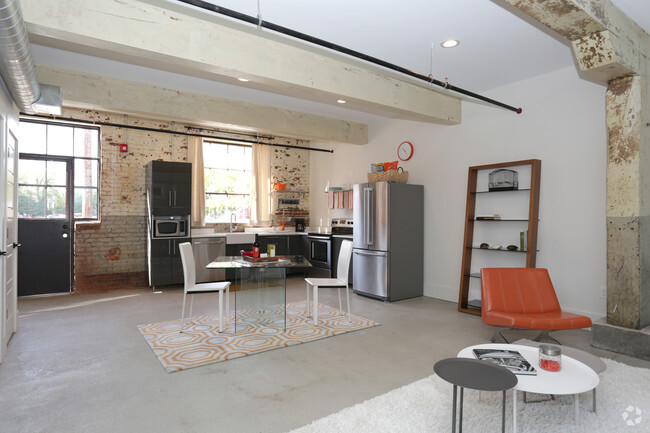 2BR, 2BA - 1,207 SF - Hudson Mill