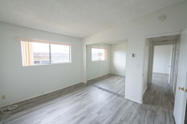 Foto del edificio - 702 N Paulina Ave