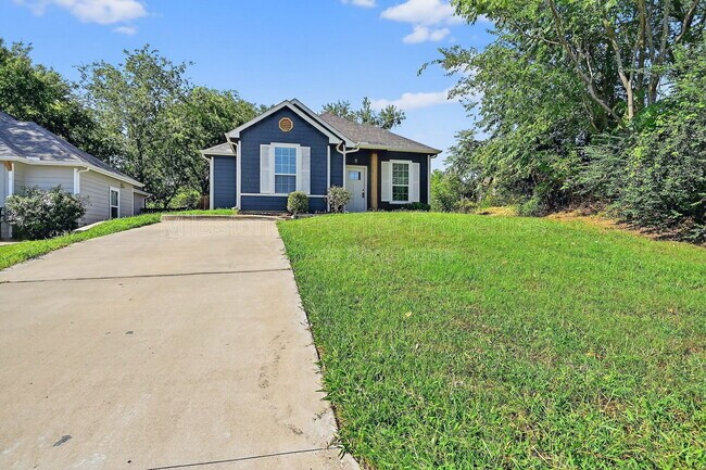 Foto del edificio - 320 W Bond St