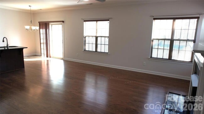Building Photo - 15509 Barossa Valley St