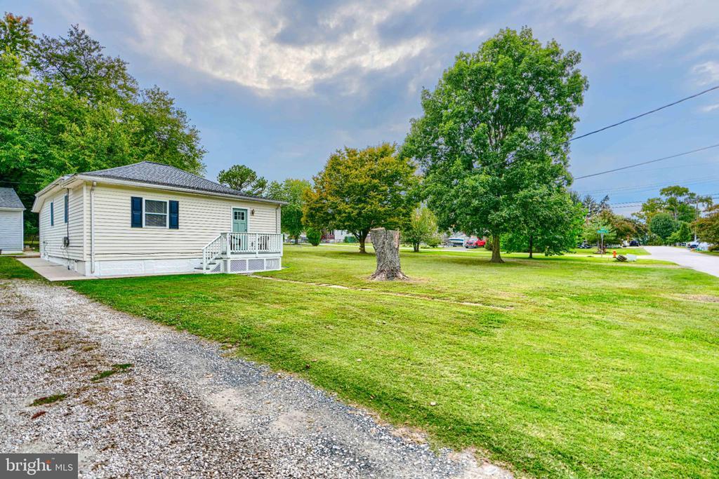 Foto principal - 7607 Bayside Ave