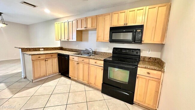 Foto del edificio - 3 br, 2.5 bath House - 12574 Westhampton C...