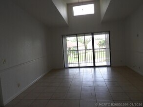 Building Photo - 728 Sunny Pine Way