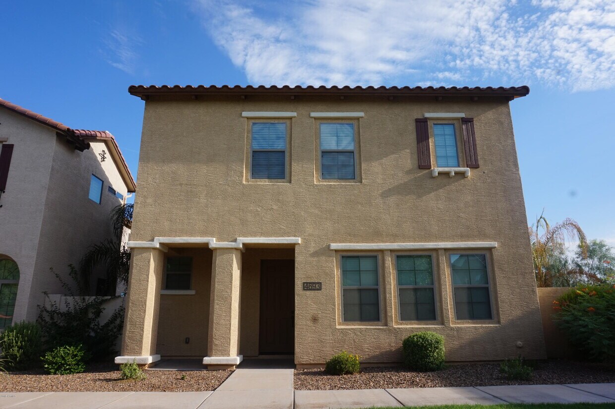 Primary Photo - 4693 E Wildhorse Dr