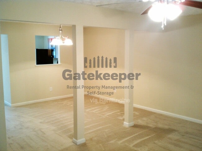 Foto del edificio - 8422 Carlington Ln