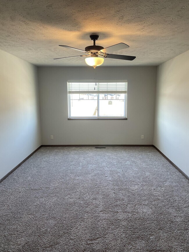 Foto del edificio - 9216 Peregrine Rd