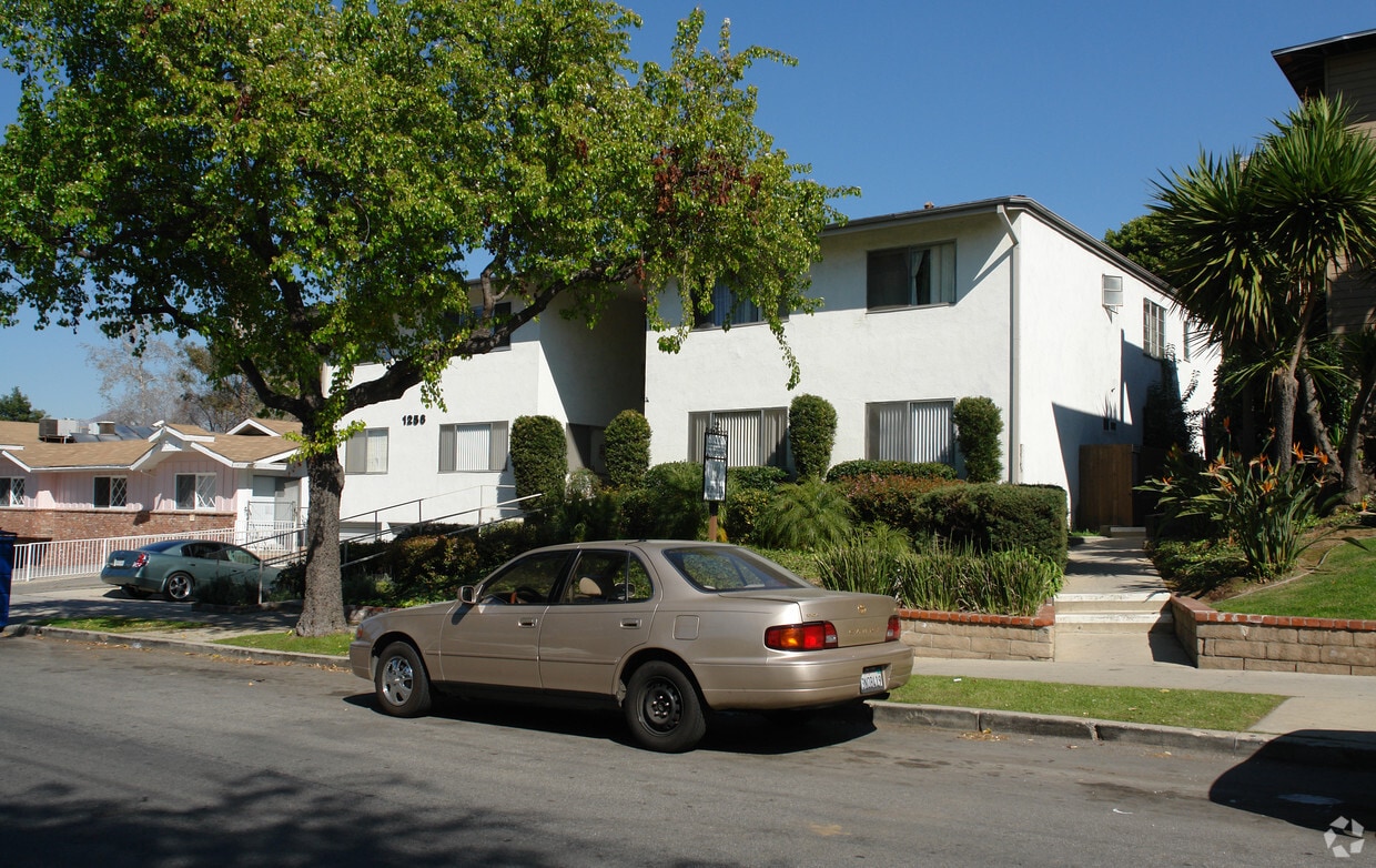 Building Photo - 1256 Boynton St