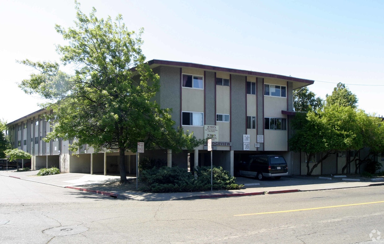 Building Photo - Bridge View Apartments