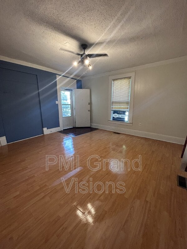 Building Photo - 321 A St