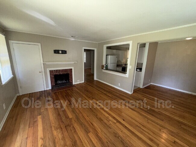 Building Photo - 5175 Brentwood Ln