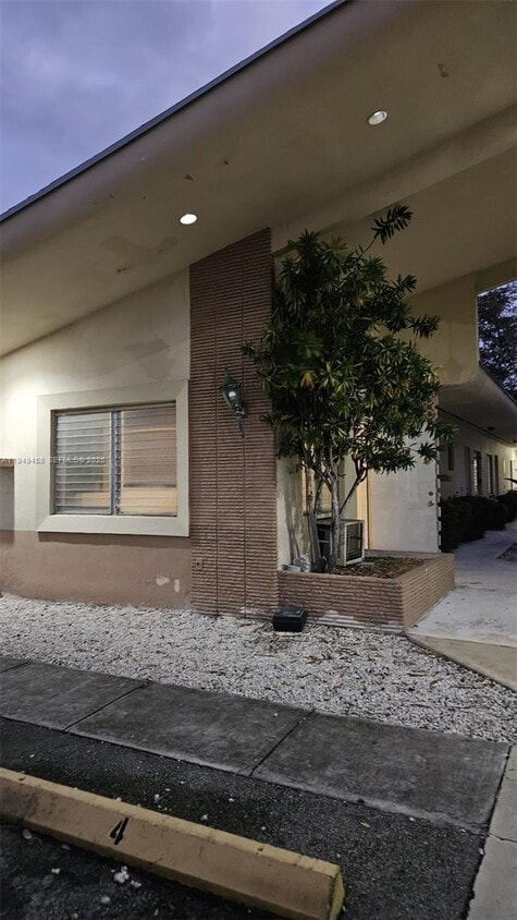 Foto del edificio - 1270 NE 139th St