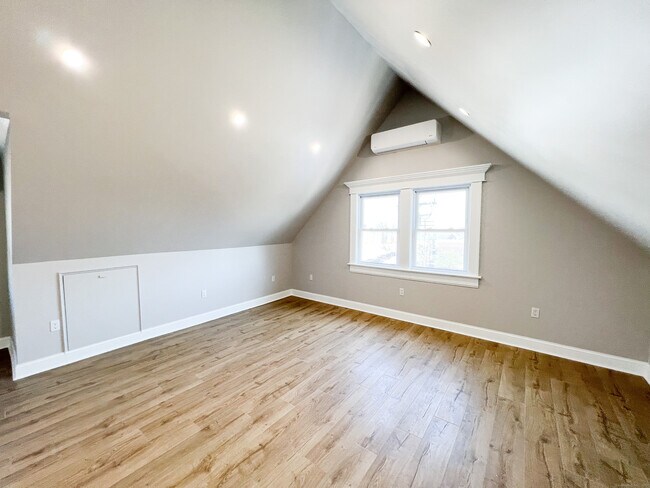 Foto del edificio - 100 Stowe Ave