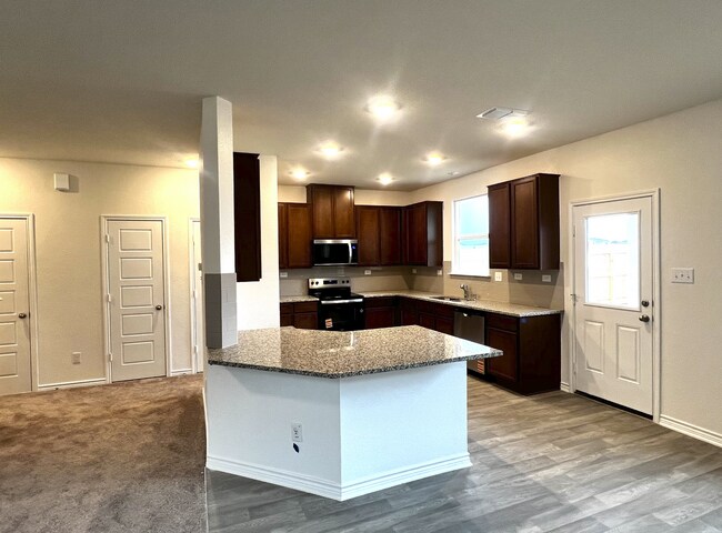 Building Photo - 7530 Fishbowl Ln