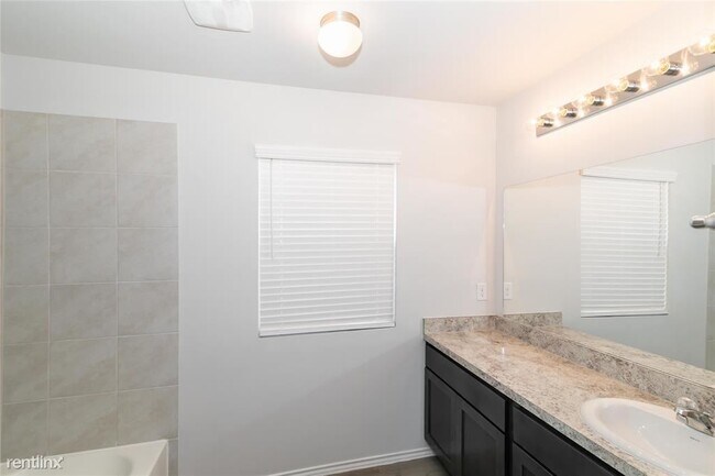 Building Photo - 4 br, 2.5 bath House - 4910 Banyan Tree Trl