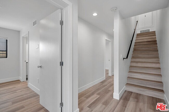Foto del edificio - 14804 1/2 Vanowen St
