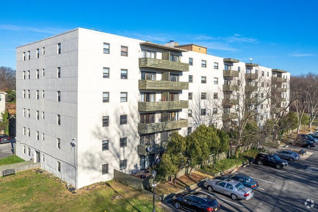 Foto del edificio - Hampshire House Apartments