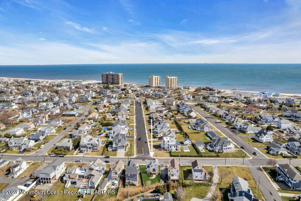 34 Riverdale Ave, Monmouth Beach, NJ 07750 House Rental in Monmouth