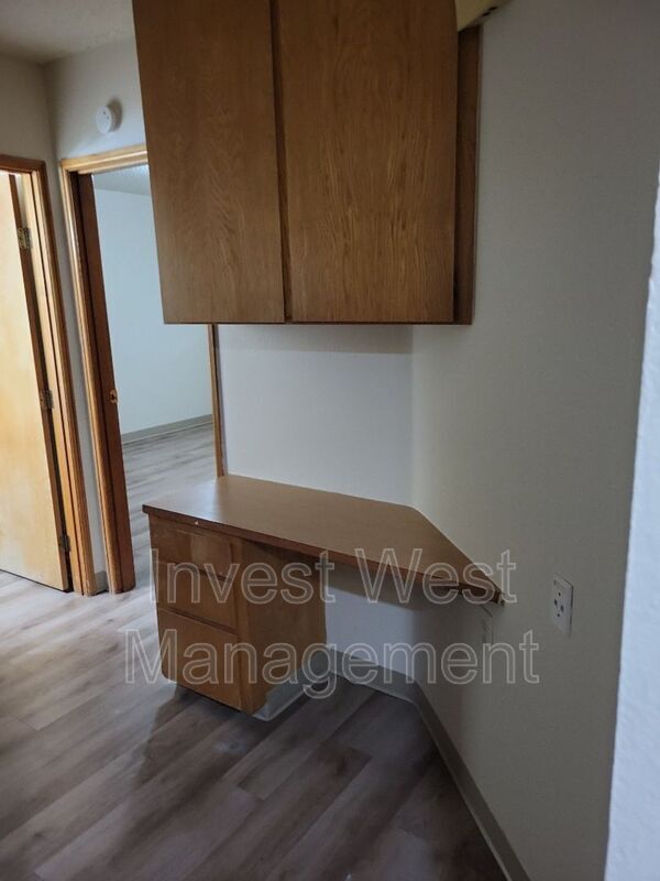 Foto del edificio - 6305 Kansas St