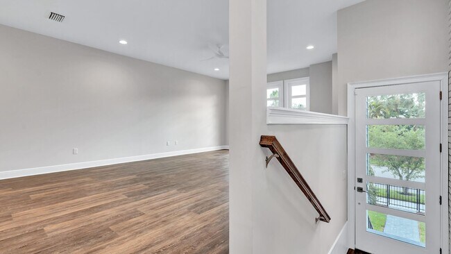Foto del edificio - Brand New Davis Islands 3BR/2.5BA three st...