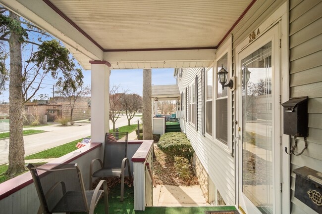 Building Photo - 24 N Hale St