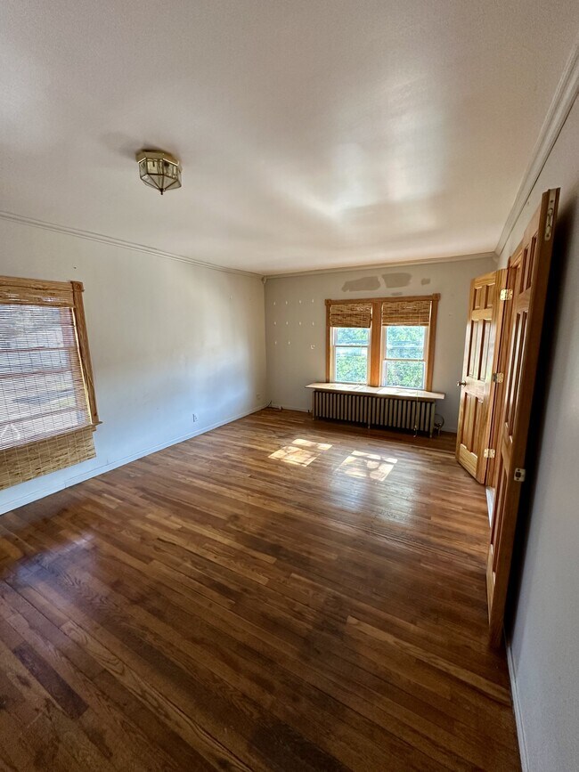 Foto del edificio - 810 E 8th St