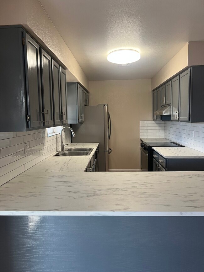 Foto del edificio - 4564 W 19th St