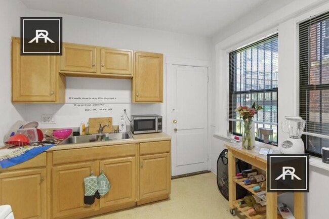 3 bedroom in Brighton MA 02135 - 3 bedroom in Brighton MA 02135 Apartment