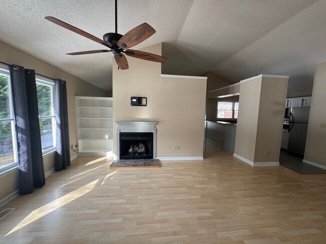 Foto del edificio - 4 Stonehouse Ct