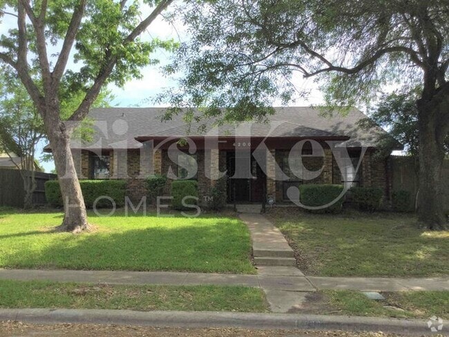 Building Photo - 4200 Wayfaring St